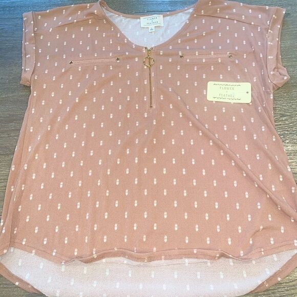 NWT soft, feminine top💗 short sleeved. Pale pink/ dusty rose - Picture 1 of 6